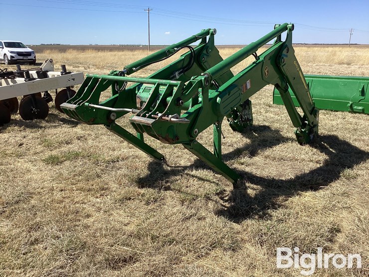 2016-john-deere-640r-image-1