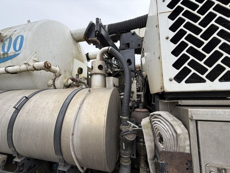 2012-international-7600-image-29