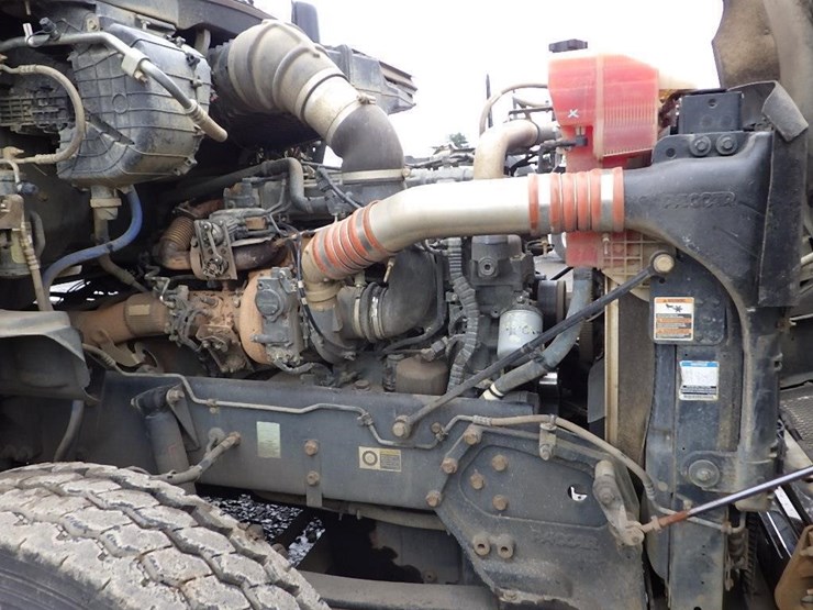 2017-kenworth-t800-image-52