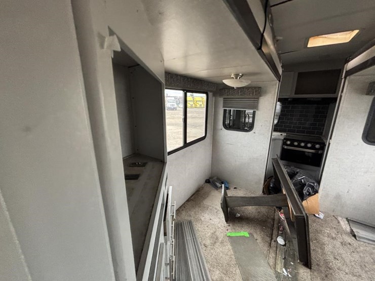 2020-premier-bl24rkpr20-travel-trailer-image-37