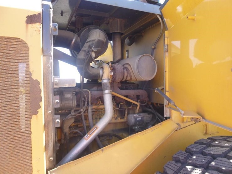 2005-deere-624j-image-32