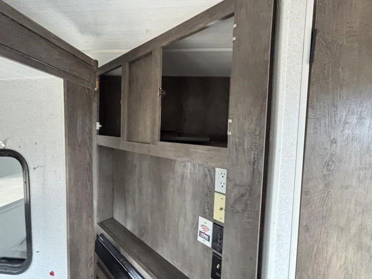 2020-wildwood-wdt26dbud-ca-travel-trailer-image-30