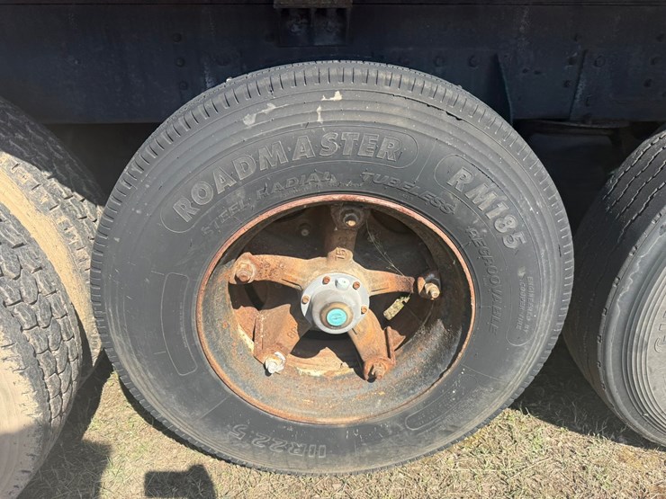 #1119-•-1990-international-navistar-paystar-5000-26'-flat-bed-truck-image-90