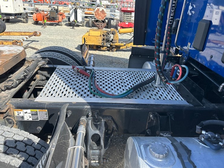 2018-kenworth-t680-image-37