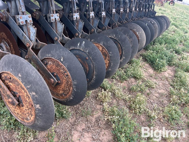 crustbuster-dd49x8-grain-drill-image-17