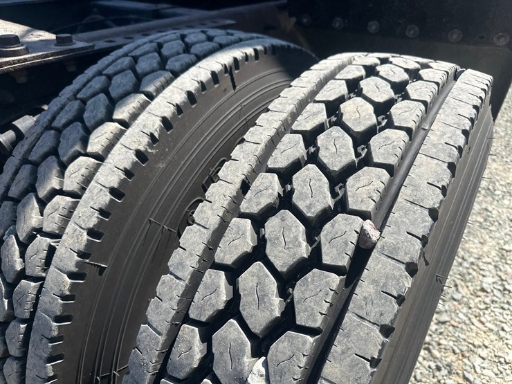 2004-massey-ferguson-8-image-71