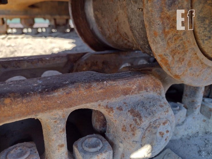 2014-deere-245g-lc-image-19