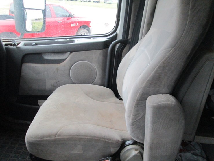 #46184-•-2008-volvo-t/a-sleeper-truck-tractor-4v4nc9gh08n482694-image-42