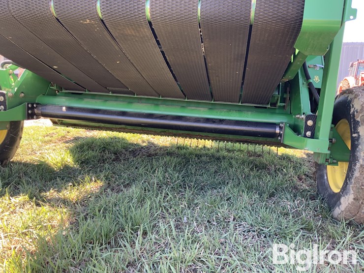 2010-john-deere-568-image-17