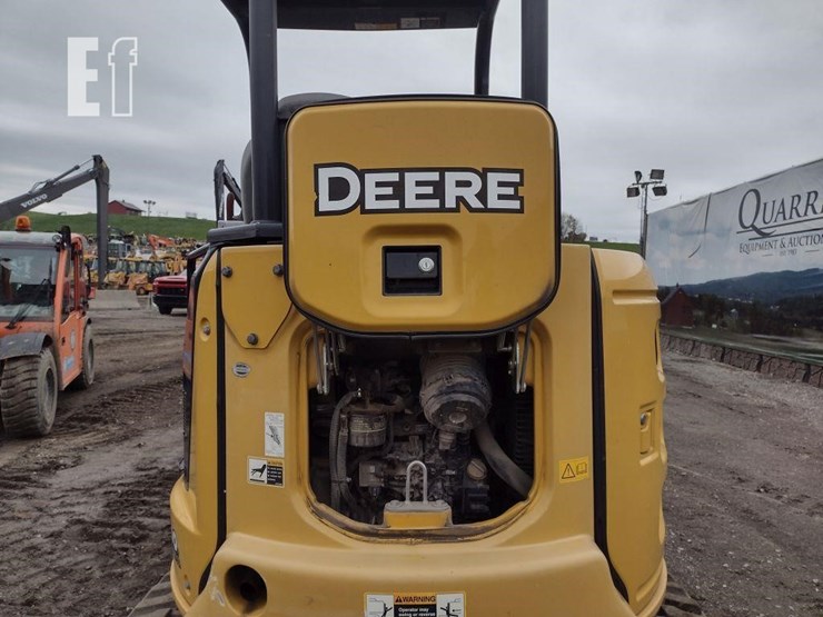 2020-deere-35g-image-38