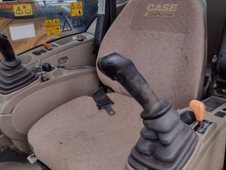 2015-case-cx250c-image-9