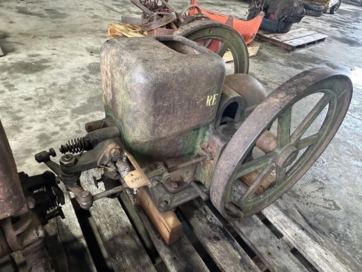 john-deere-type-e-hit-&-miss-engine-image-4