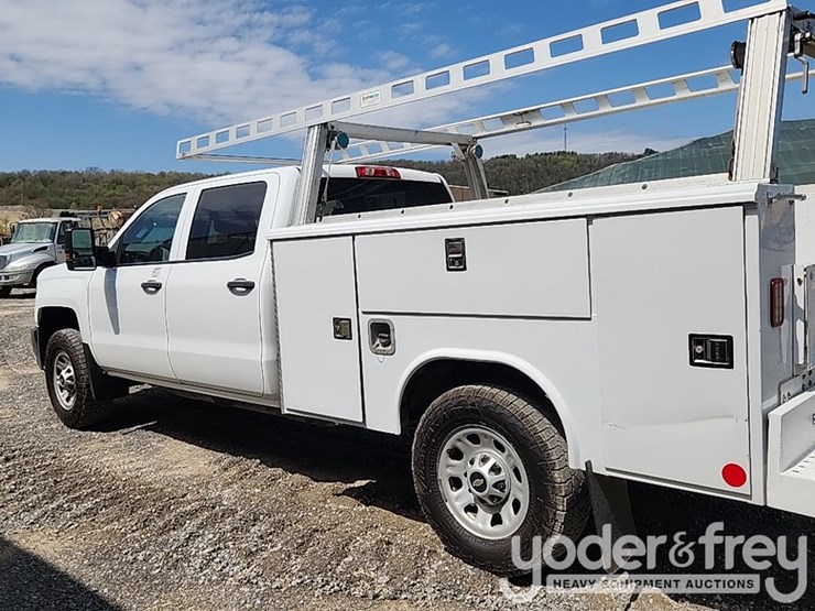 2018-chevrolet-silverado-3500hd-image-13