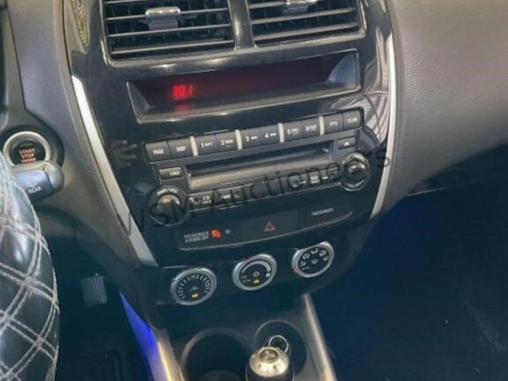 2011-mitsubishi-outlander-image-19