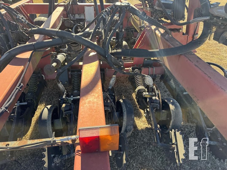 case-ih-2400-image-21