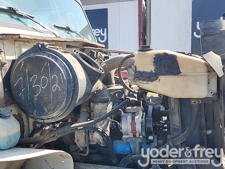 2002-international-4900-image-27