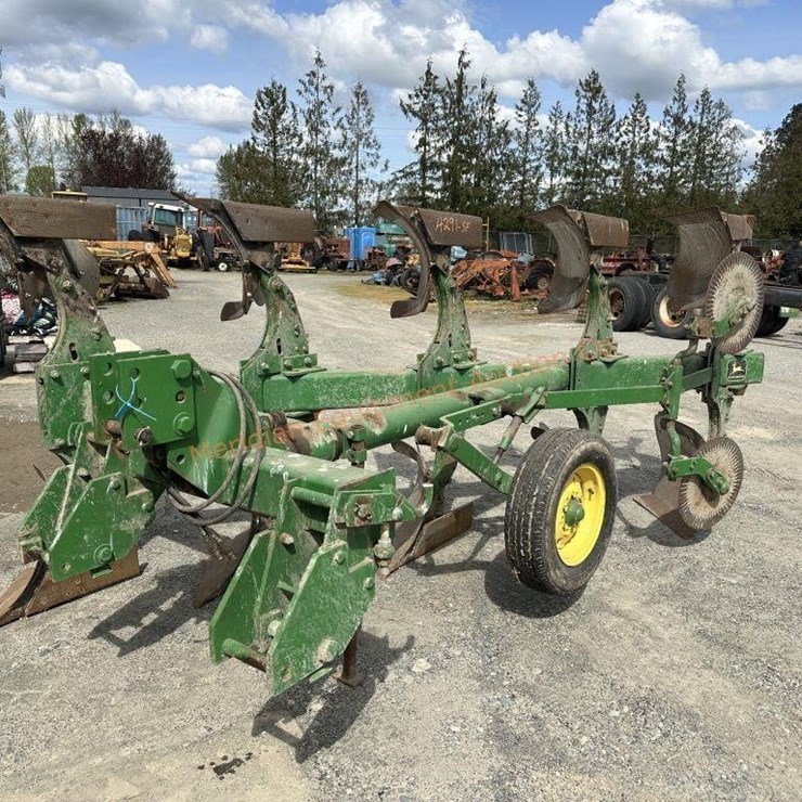 JOHN DEERE 4600