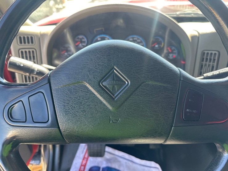 2012-international-7600-image-27