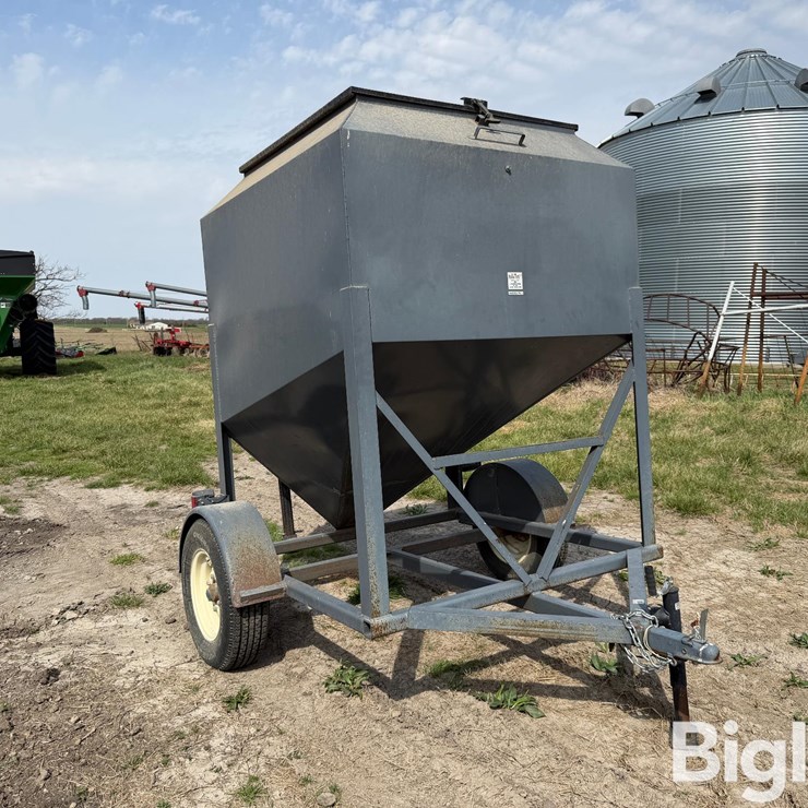 L-H Versa-Tote Portable Feed Bin
