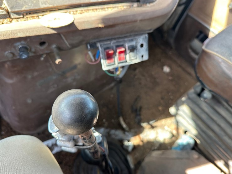 1984-ford-tractor-image-48