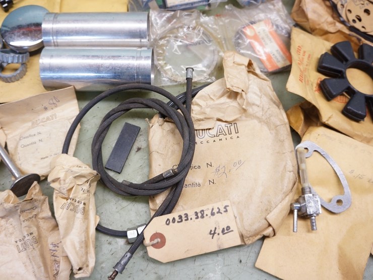 italian---ducati-etc…-miscellaneous-parts-lot-image-4