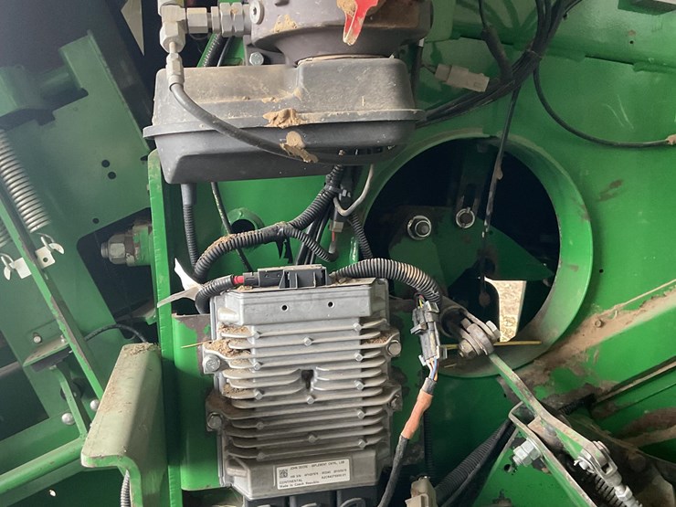 2015-john-deere-l340-image-13