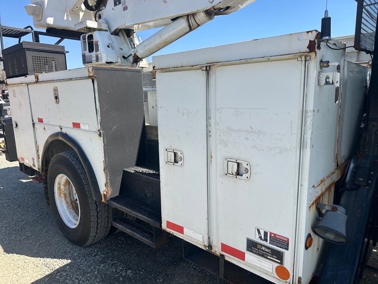 2009-international-durastar-4300-image-17