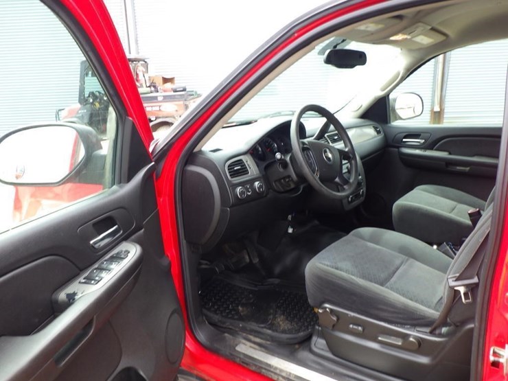 2008-chevrolet-tahoe-image-5