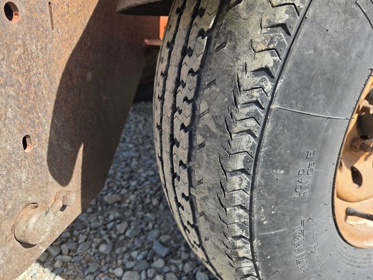 2010-jlg-t500j-image-40