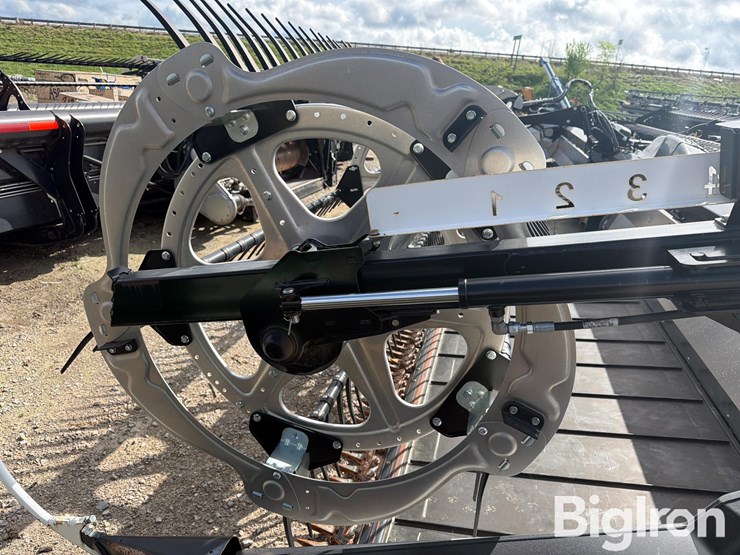 2023-mac-don-fd235-image-10