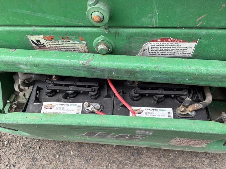 2005-jlg-1930es-image-10