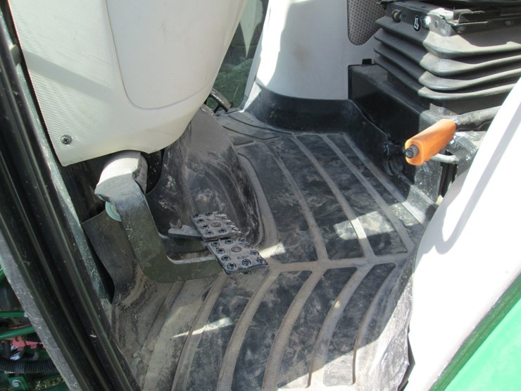 john-deere-4066r-image-33