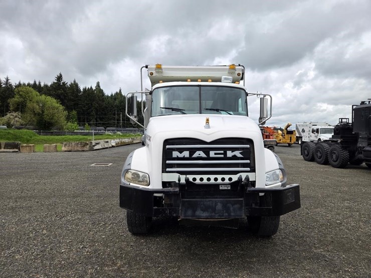 2020-mack-10yd.-t/a-dump-truck-image-2