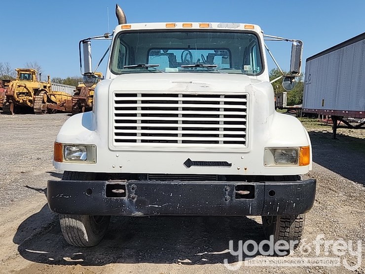 2002-international-4900-image-19