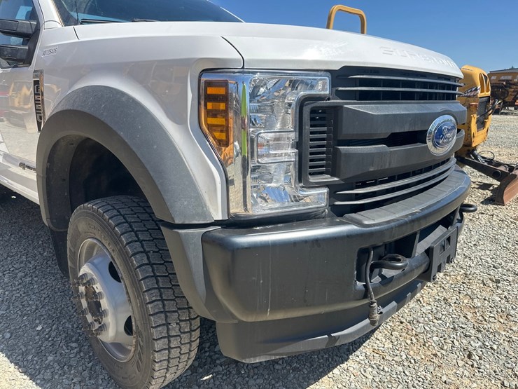 2019-ford-f550-image-10