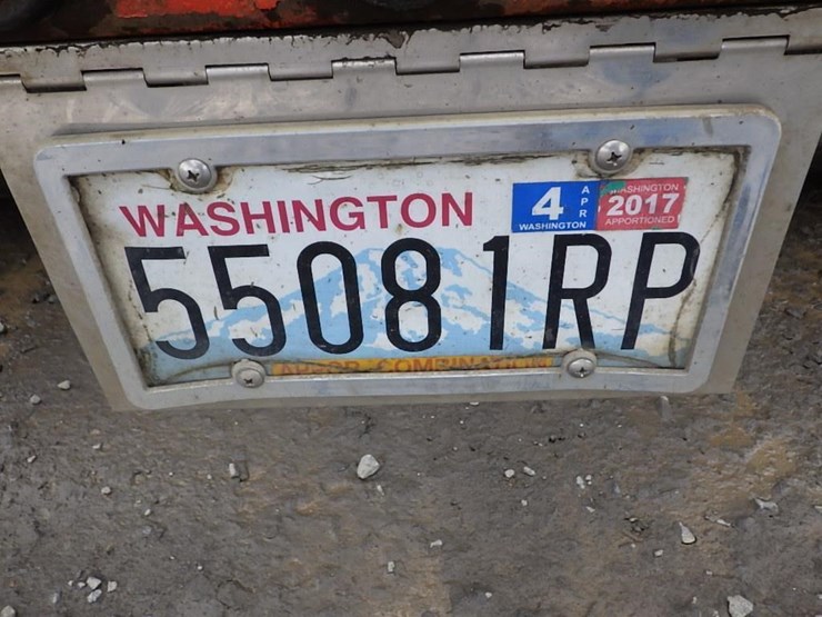 2016-peterbilt-3-axle-logging-truck-image-31