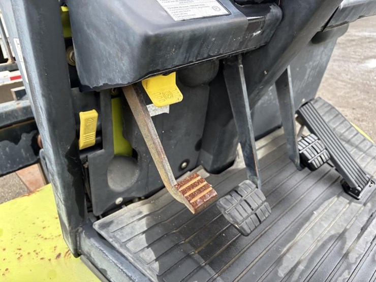 clark-cdp40-forklift-image-22