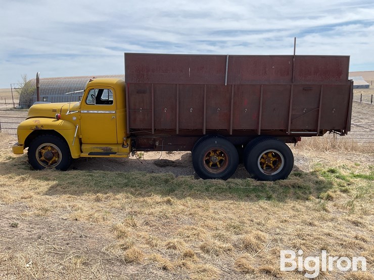 1953-diamond-t-622-28m-t/a-grain-truck-image-8