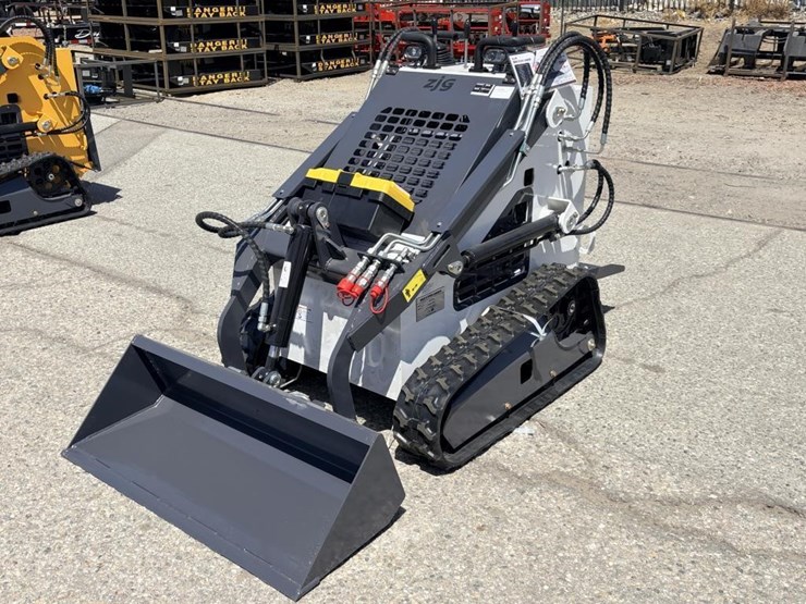 2026-zjg-zj-380-skid-steer-loader-image-1