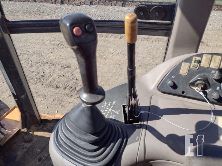 case-580m-turbo-image-10