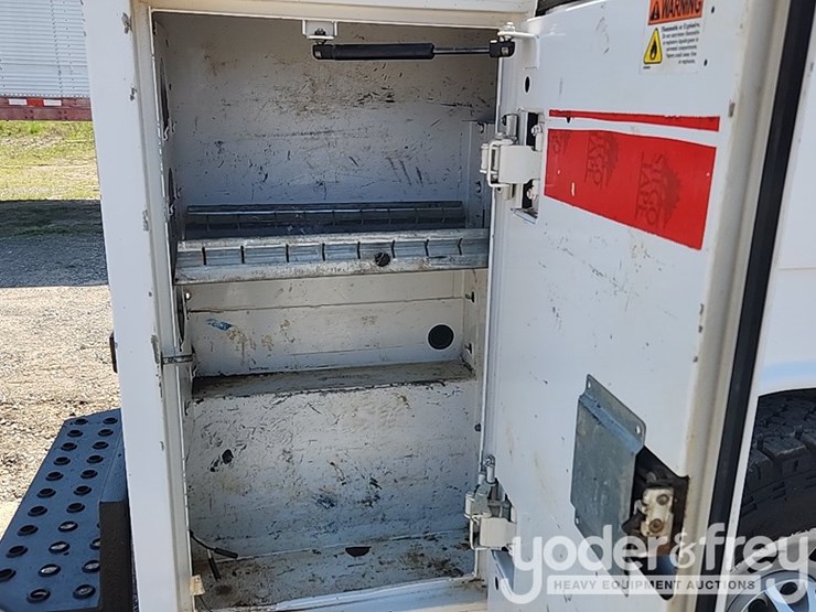 2016-chevrolet-silverado-3500hd-image-24