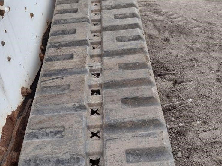 2013-bobcat-t770-image-22