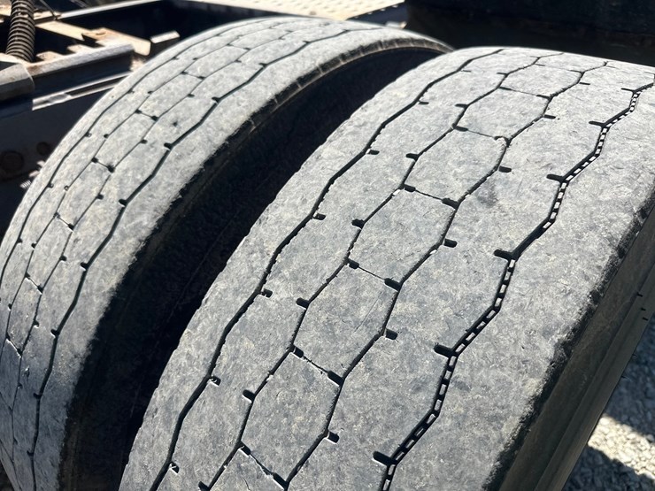 2014-massey-ferguson-8-image-74