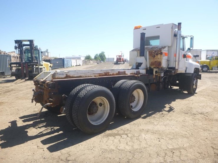 2008-international-paystar-5500i-t/a-roll-off-truc-image-3