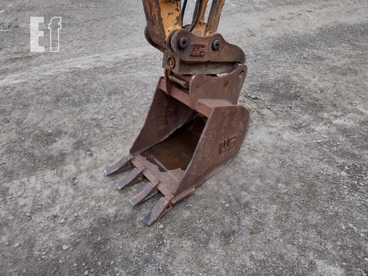 2017-case-cx36b-image-22