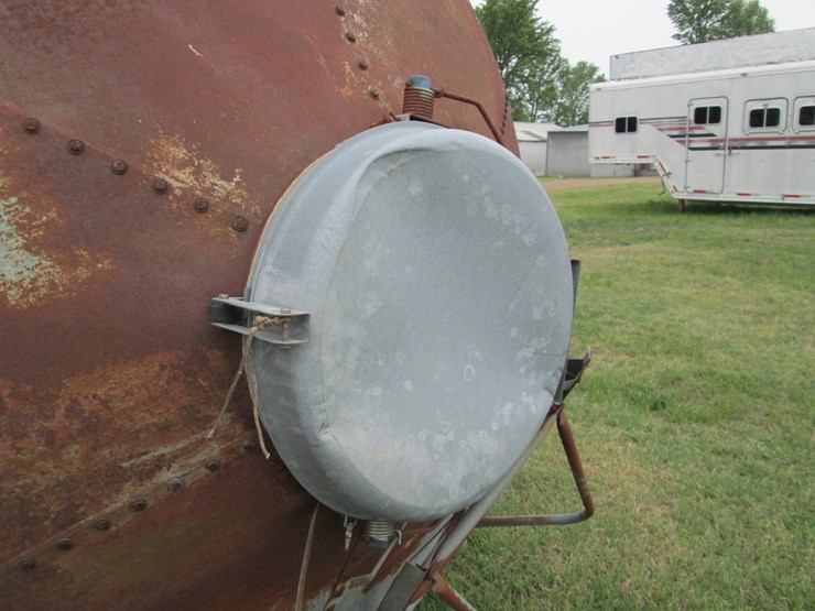 #46186-•-over-head-feed-bin-image-5