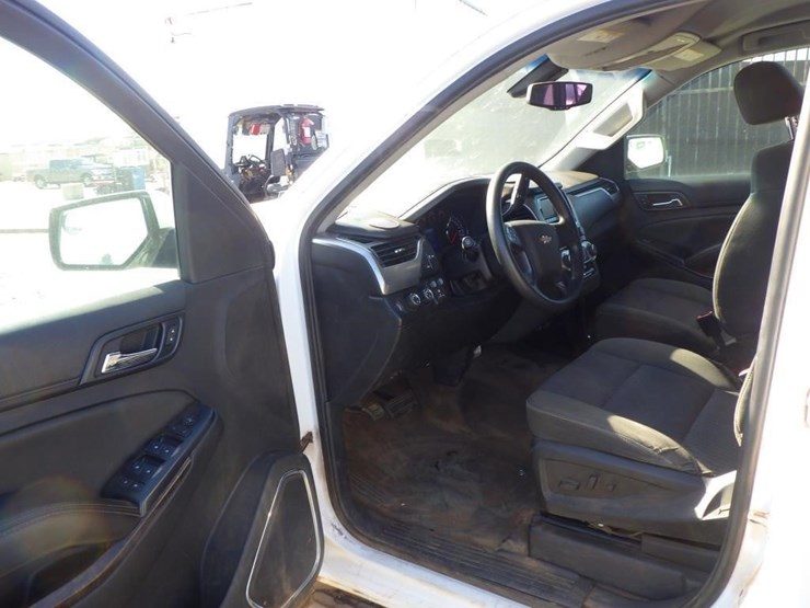 2015-chevrolet-tahoe-image-5
