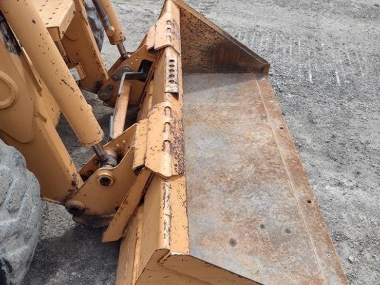 2001-case-60-xt-image-23