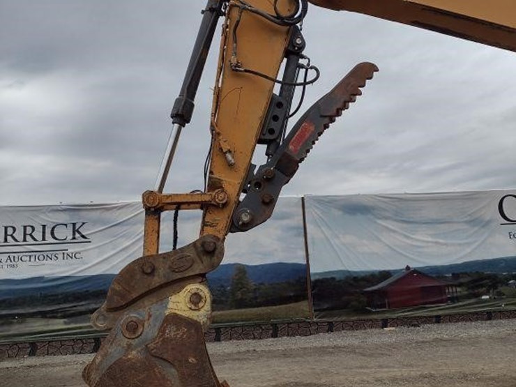 2015-case-cx250c-image-17