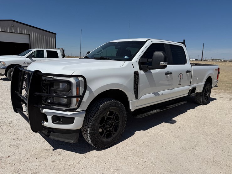 2023-ford-f250-image-2